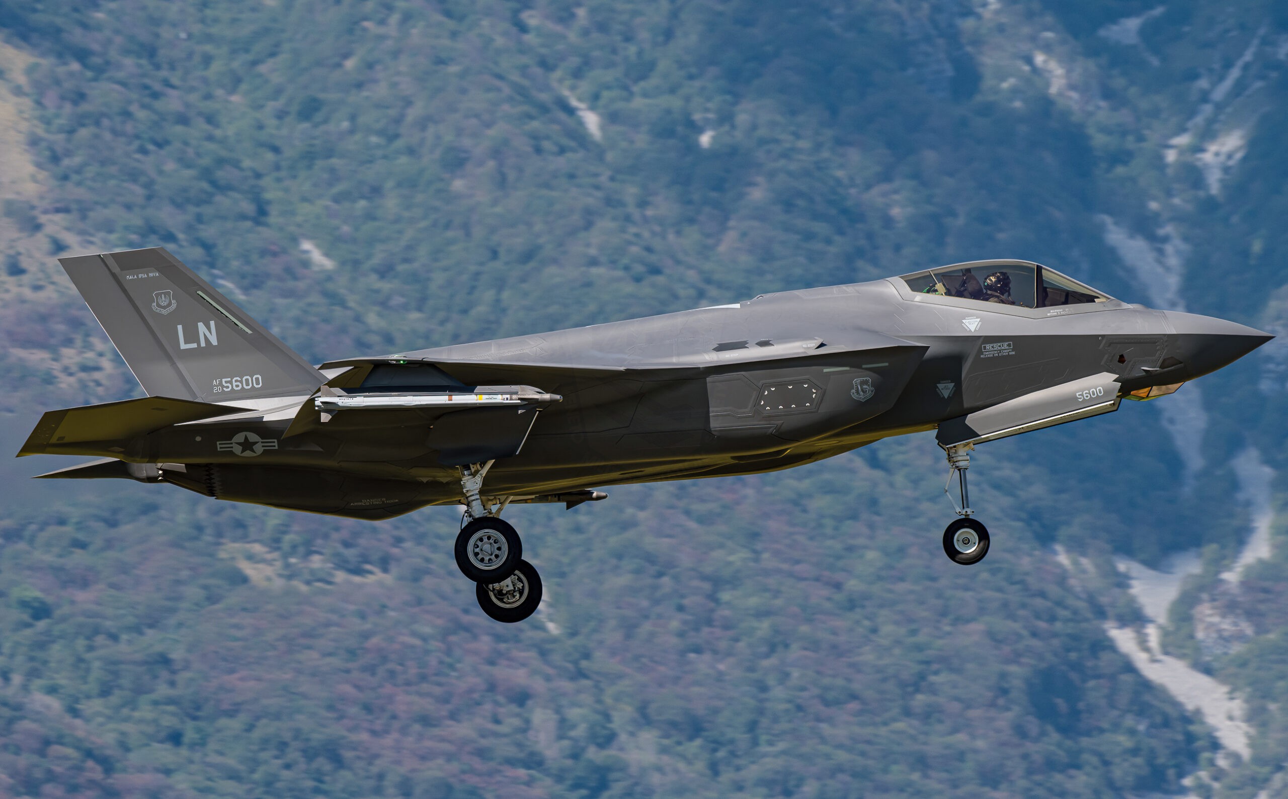 20-5560/LN F-35A-4 USAF 495thFS/48thFW Aeroporto Militare "Pagliano e Gori” - Aviano 29/09/2024 Foto: Graziano Fantin