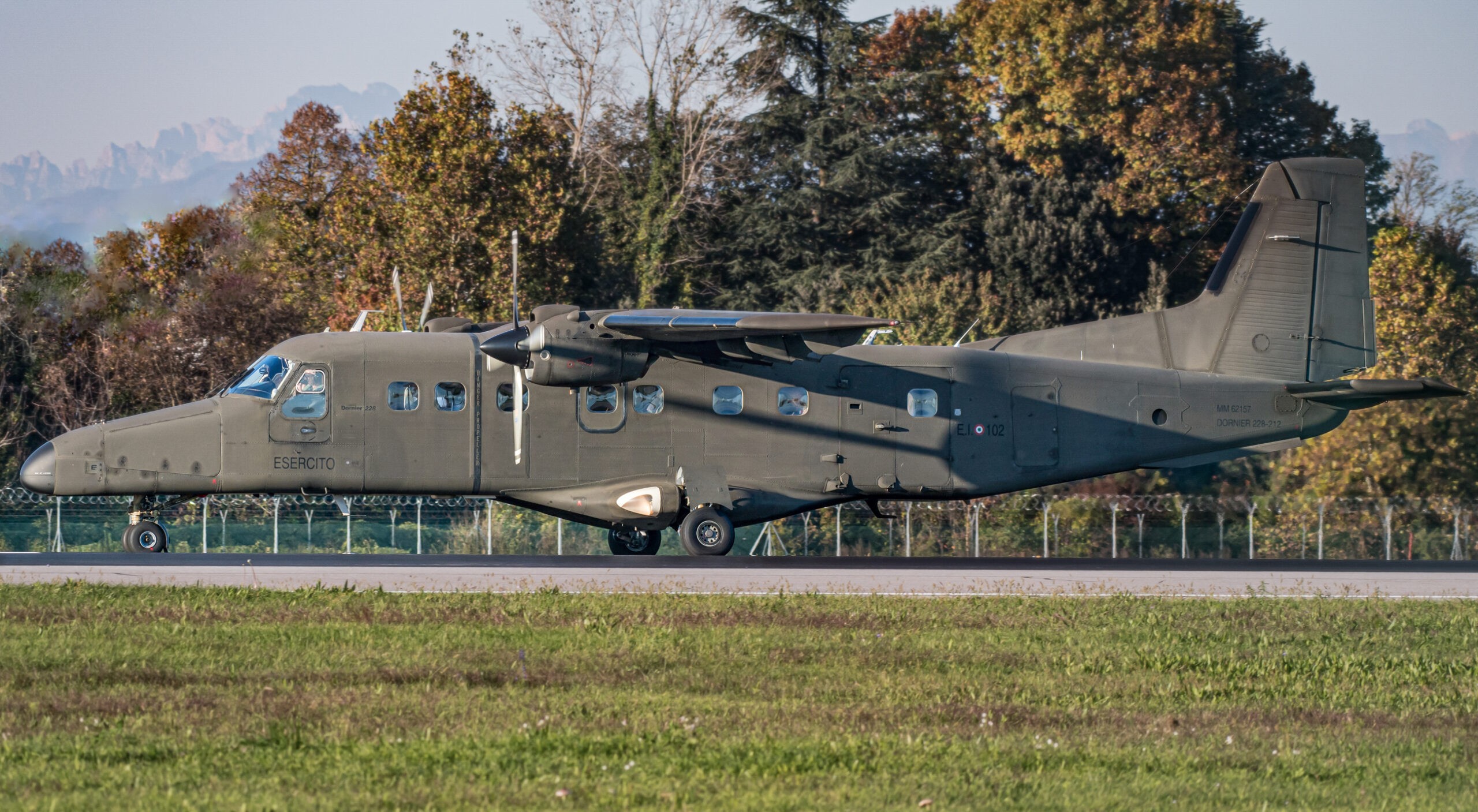 MM62157/EI-102 DO-228/212 1°Rgt 28°Gr AVES Viterbo Aeroporto Militare "Giannino Ancillotto" Treviso-S.Angelo 04/11/2024 Foto: Graziano Fantin